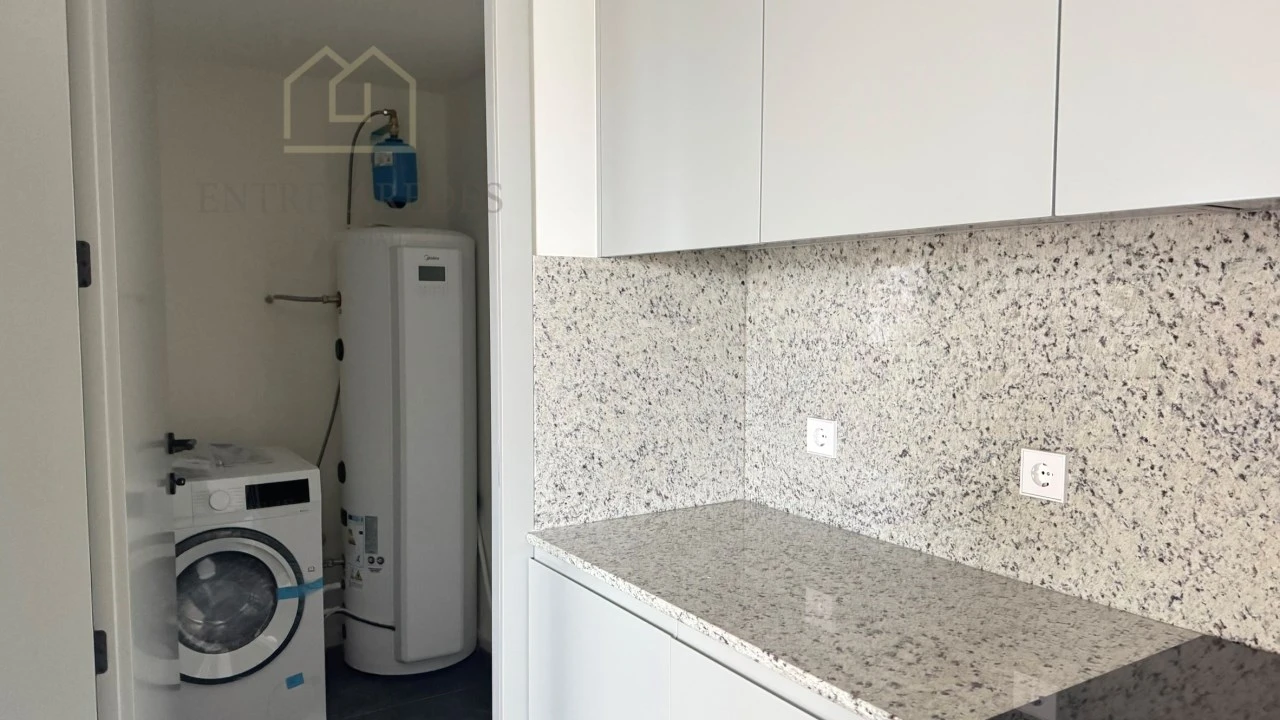Apartamento T3 para Venda em Mafamude e Vilar do Paraíso Foto 10
