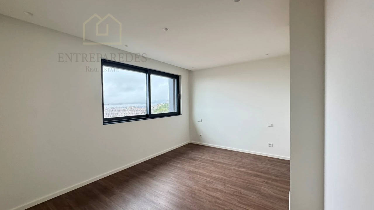 Apartamento T3 para Venda em Mafamude e Vilar do Paraíso Foto 19