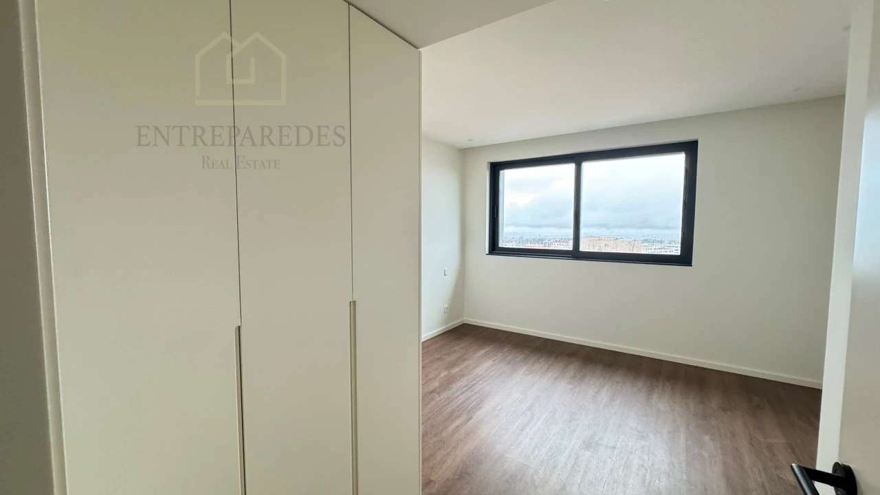 Apartamento T3 para Venda em Mafamude e Vilar do Paraíso Foto 23