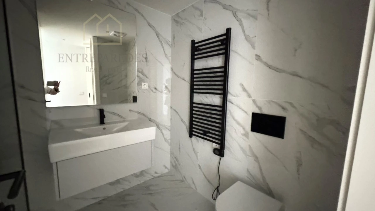 Apartamento T3 para Venda em Mafamude e Vilar do Paraíso Foto 27