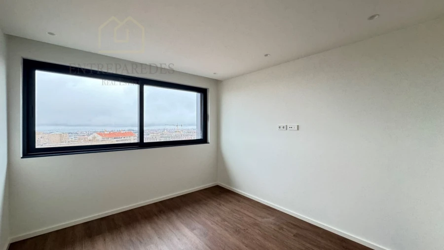 Apartamento T3 para Venda em Mafamude e Vilar do Paraíso Foto 34