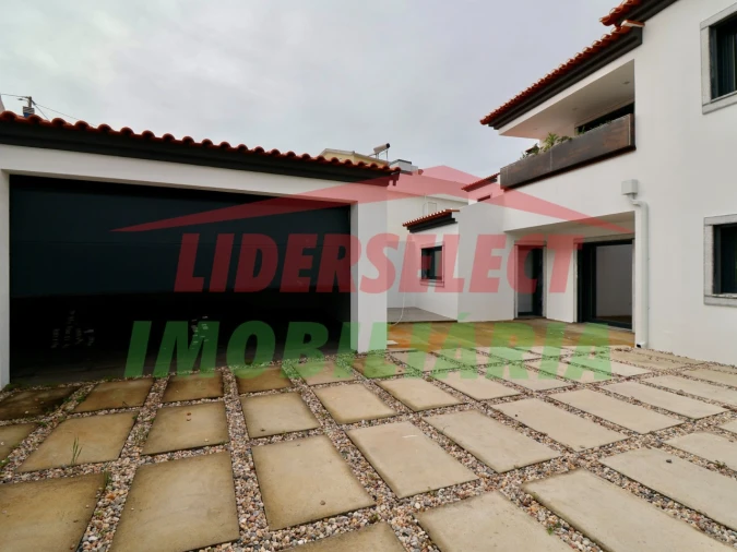 Moradia T3 para Venda em Ribamar Foto 35