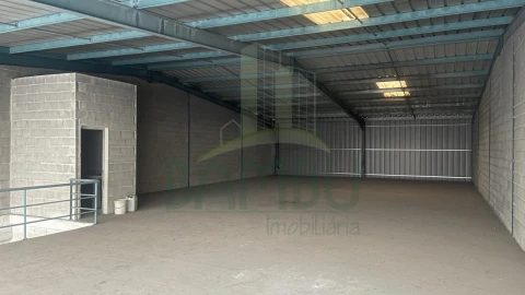 Armazém para Venda em Gandra e Taião