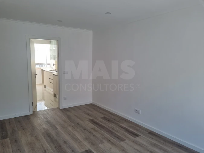 Apartamento T2 para Arrendamento em Queluz e Belas Foto 2