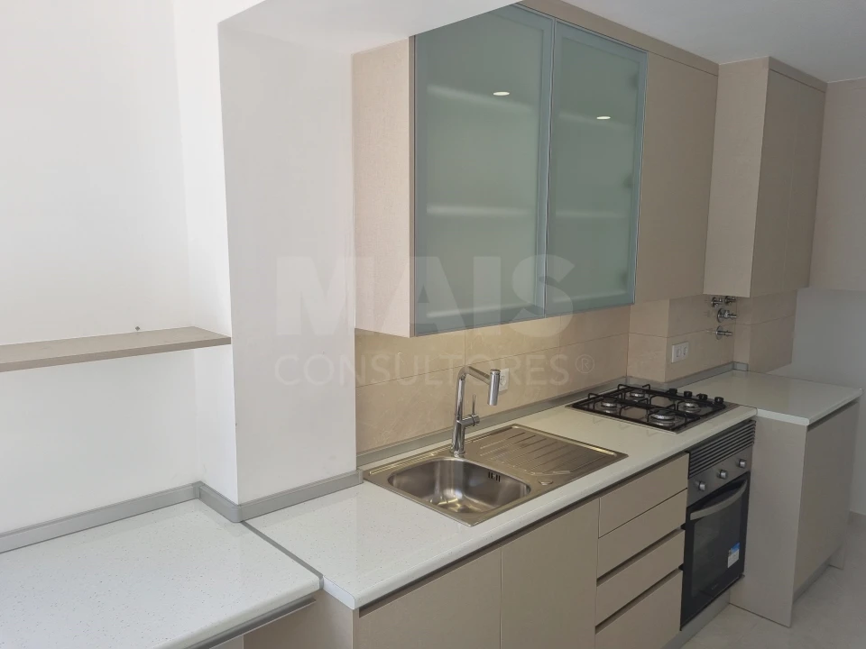 Apartamento T2 para Arrendamento em Queluz e Belas Foto 4