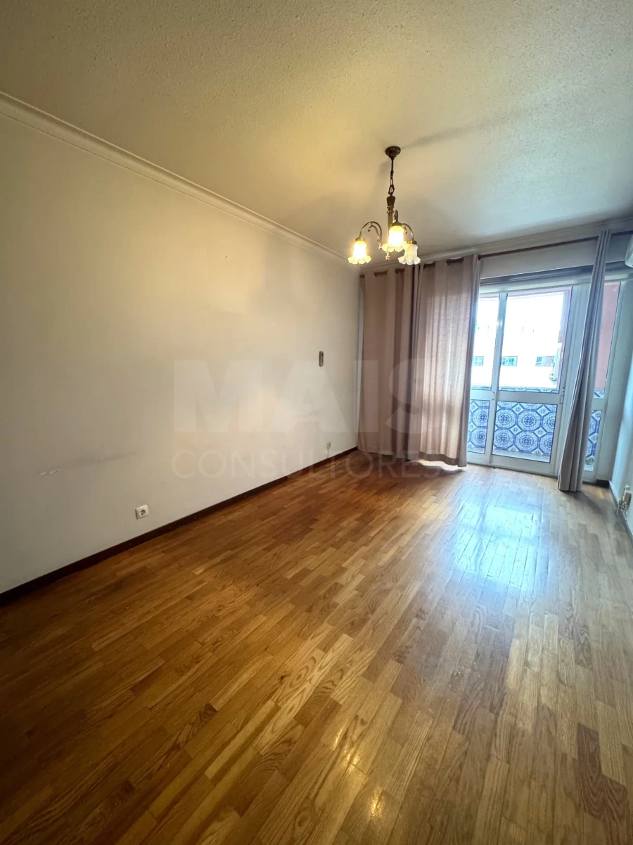 Apartamento T3 para Venda em Areeiro Foto 9