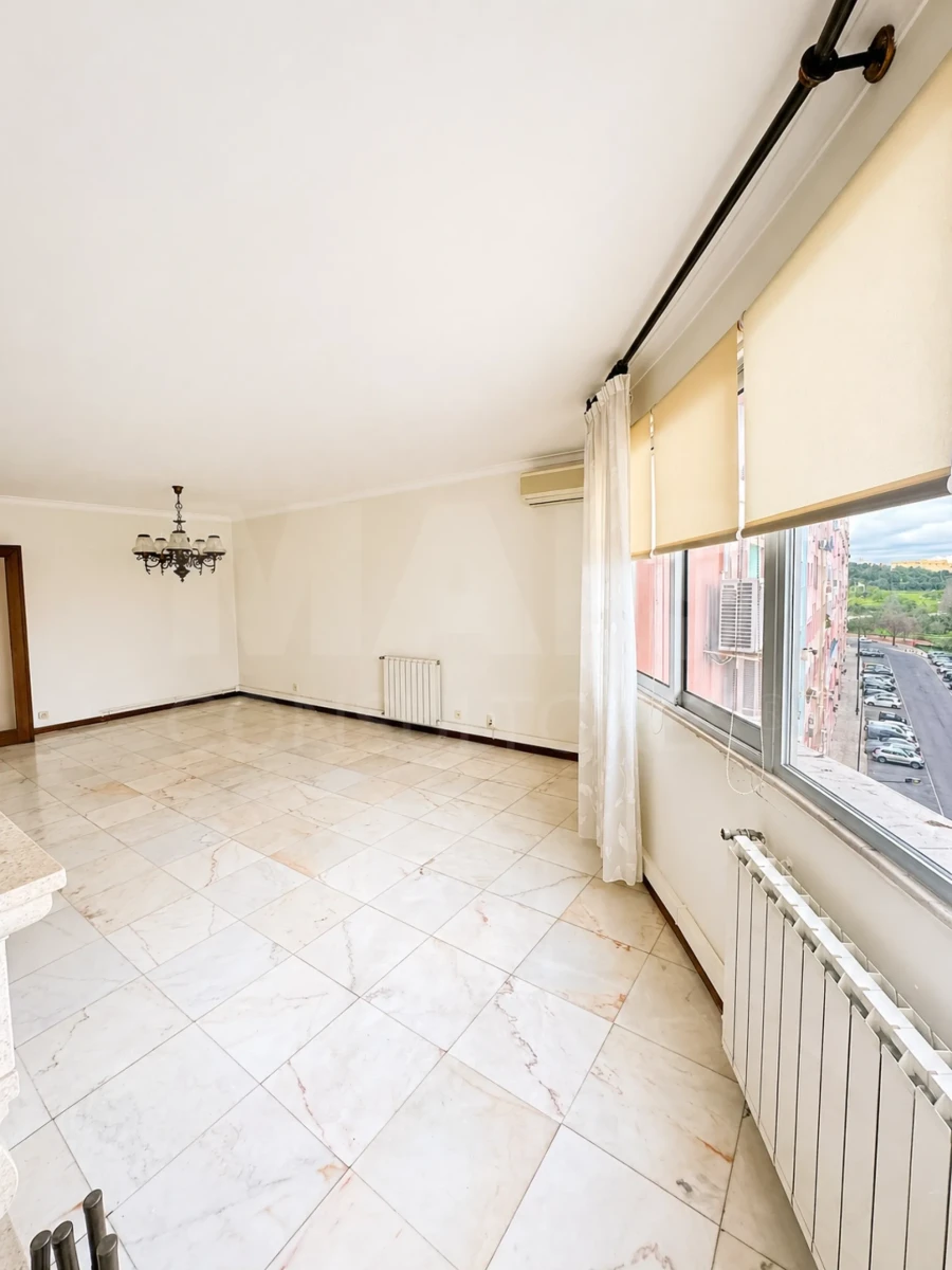 Apartamento T3 para Venda em Areeiro Foto 4