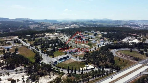 Moradia T4 para Venda em Santa Maria, São Pedro e Matacães