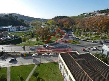 Moradia T4 para Venda em Santa Maria, São Pedro e Matacães