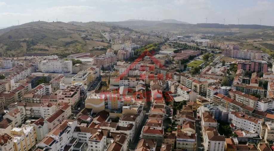 Moradia T4 para Venda em Santa Maria, São Pedro e Matacães Foto 21