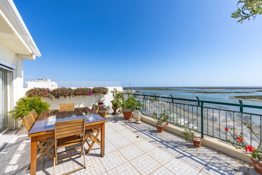 Apartamento T7 para Venda em Faro (Sé e São Pedro) Foto 1