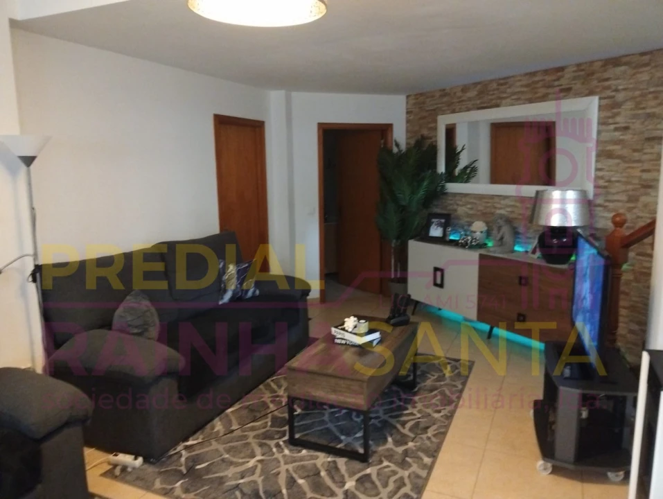 Moradia T3 para Venda em Buarcos Foto 1