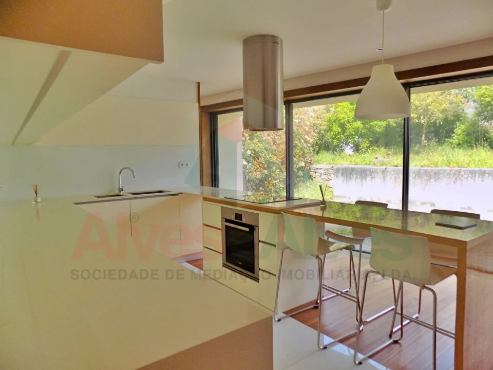 Moradia T4 para Venda em Matosinhos e Leça da Palmeira Foto 1
