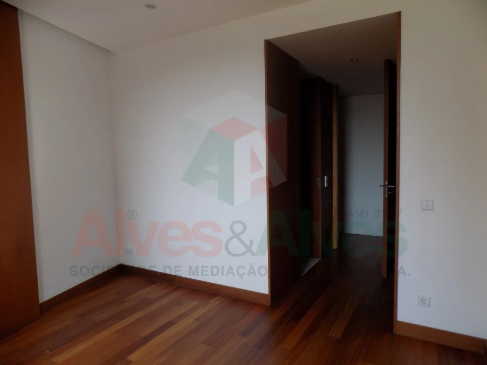 Moradia T4 para Venda em Matosinhos e Leça da Palmeira Foto 15