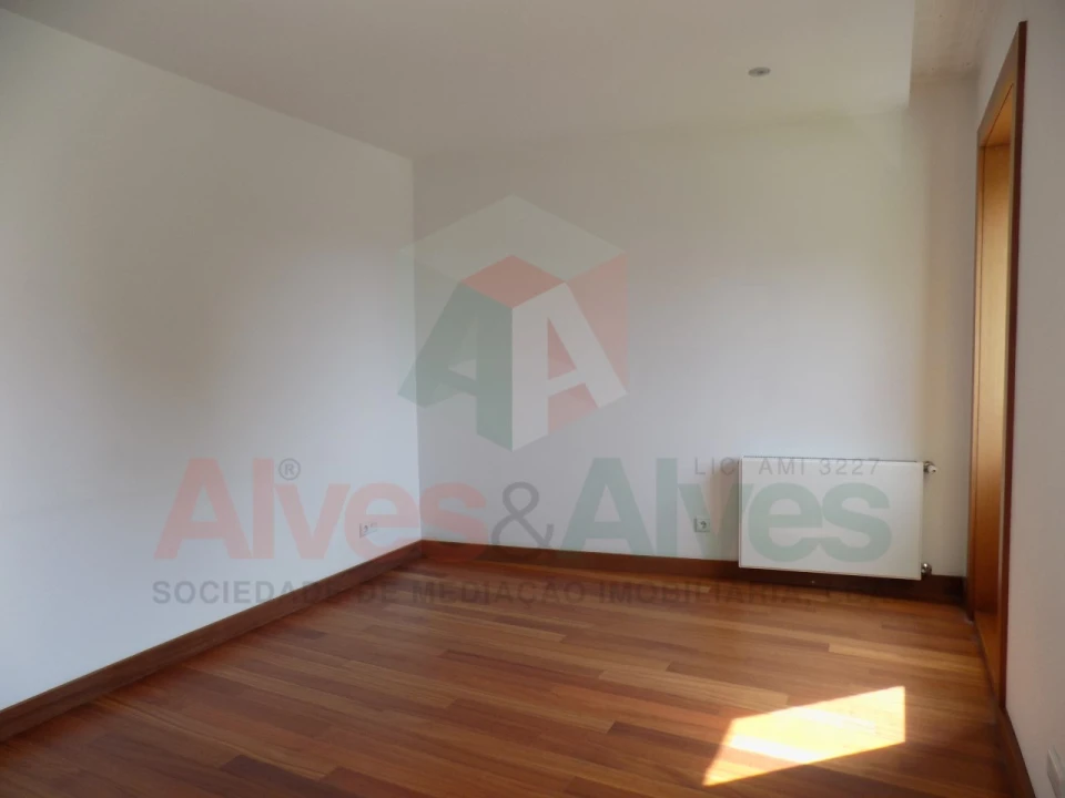 Moradia T4 para Venda em Matosinhos e Leça da Palmeira Foto 21
