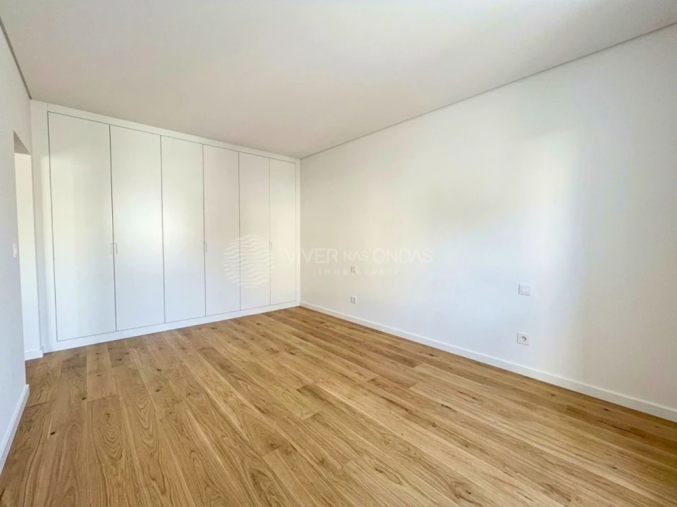 Moradia T4 para Venda em Amora Foto 4