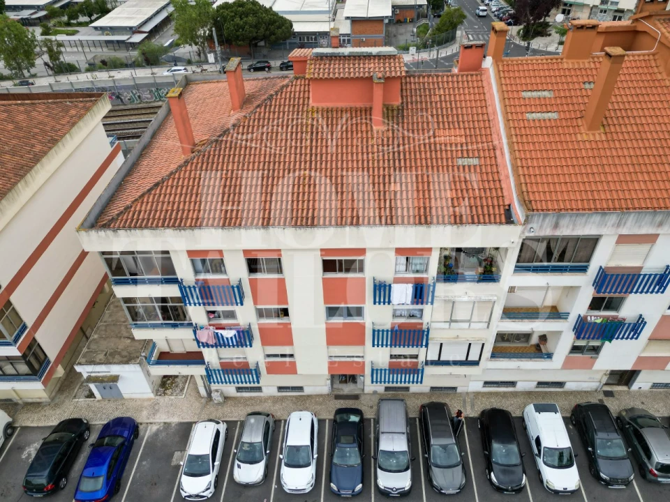 Apartamento T2 para Venda em Agualva e Mira-Sintra Foto 14