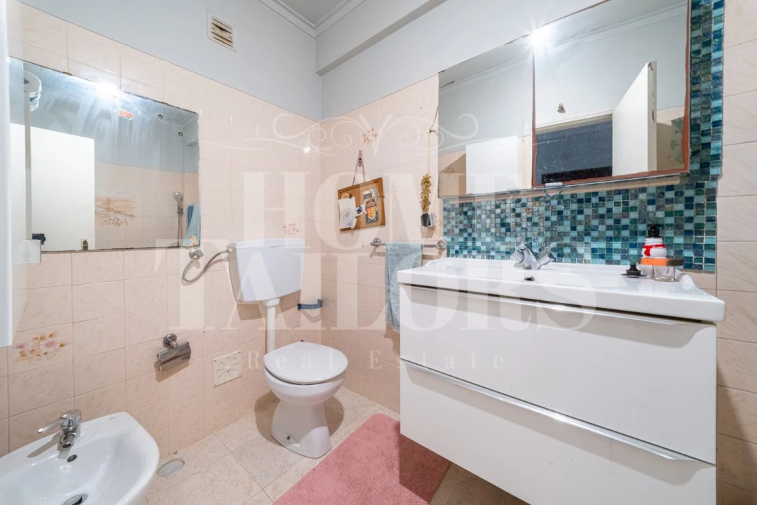Apartamento T2 para Venda em Agualva e Mira-Sintra Foto 8