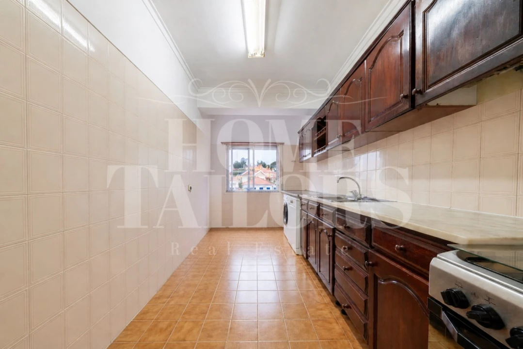 Apartamento T2 para Venda em Agualva e Mira-Sintra Foto 8