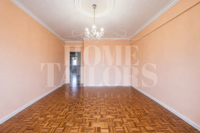 Apartamento T2 para Venda em Agualva e Mira-Sintra