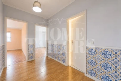 Apartamento T2 para Venda em Agualva e Mira-Sintra