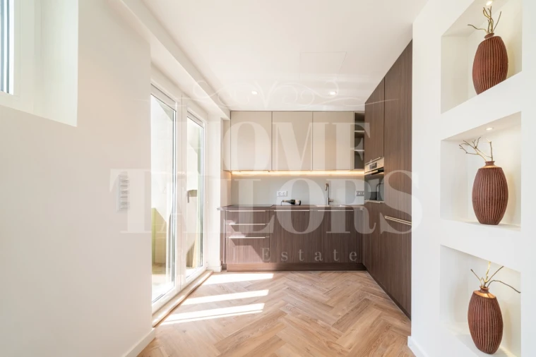 Apartamento T2 para Venda em Campolide Foto 2
