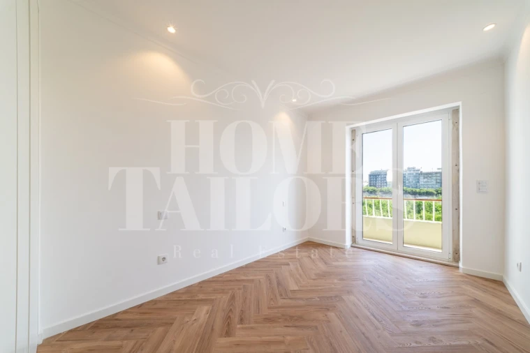 Apartamento T2 para Venda em Campolide Foto 17