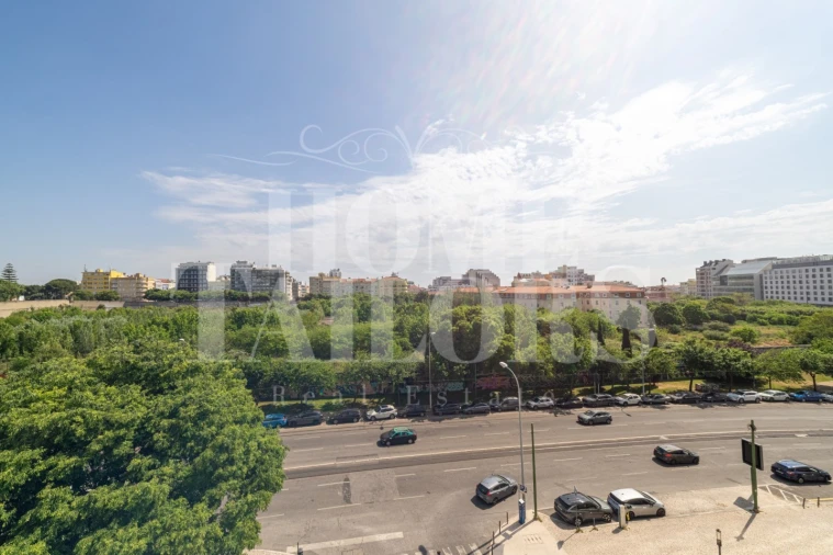 Apartamento T2 para Venda em Campolide Foto 12