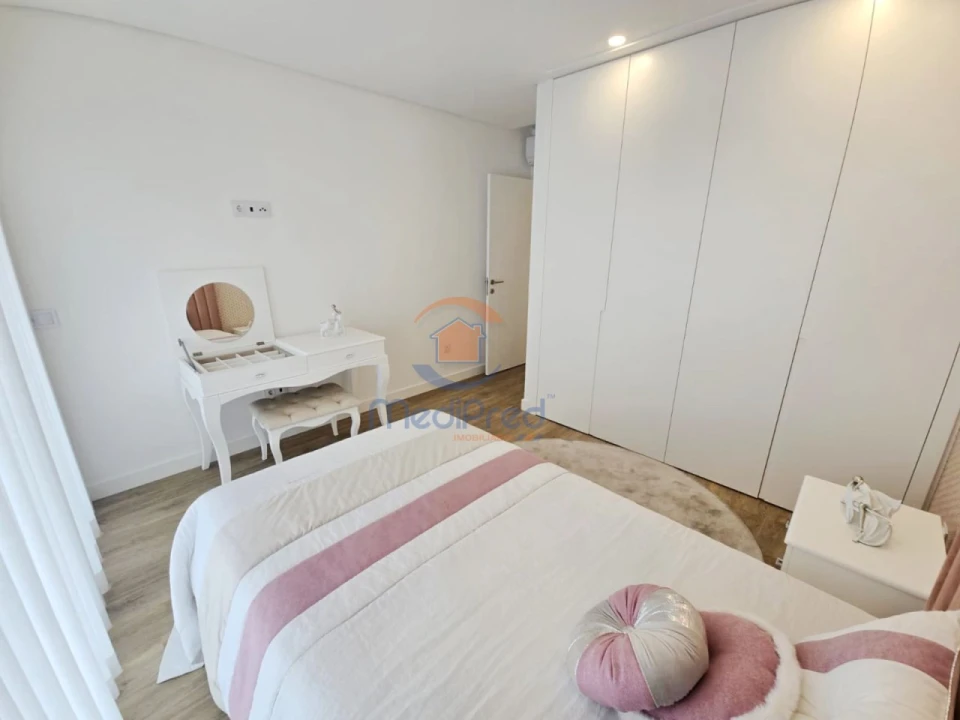 Apartamento T3 para Venda em Pontinha e Famões Foto 21