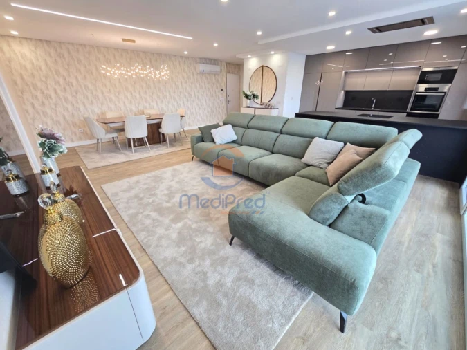 Apartamento T3 para Venda em Pontinha e Famões Foto 8
