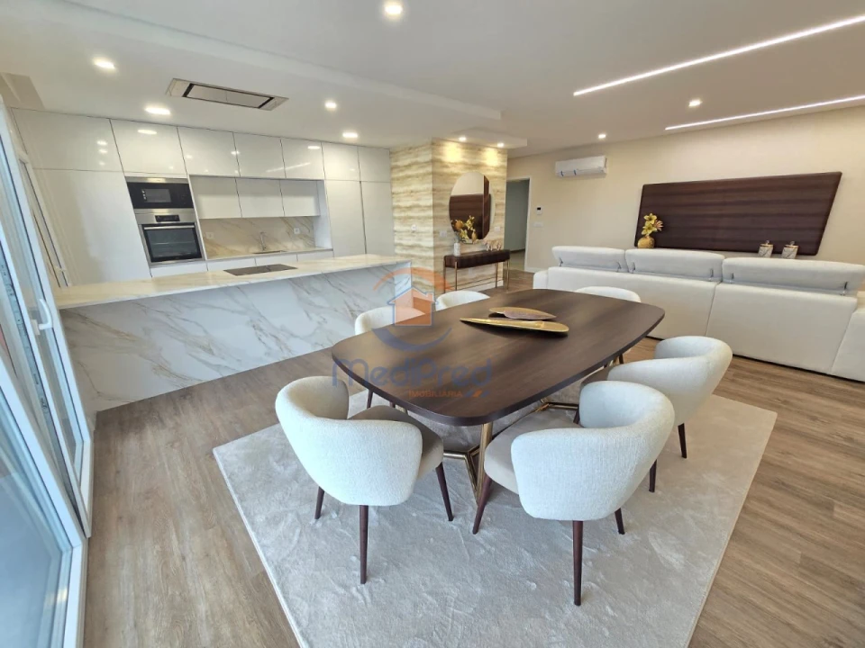 Apartamento T2 para Venda em Pontinha e Famões Foto 2