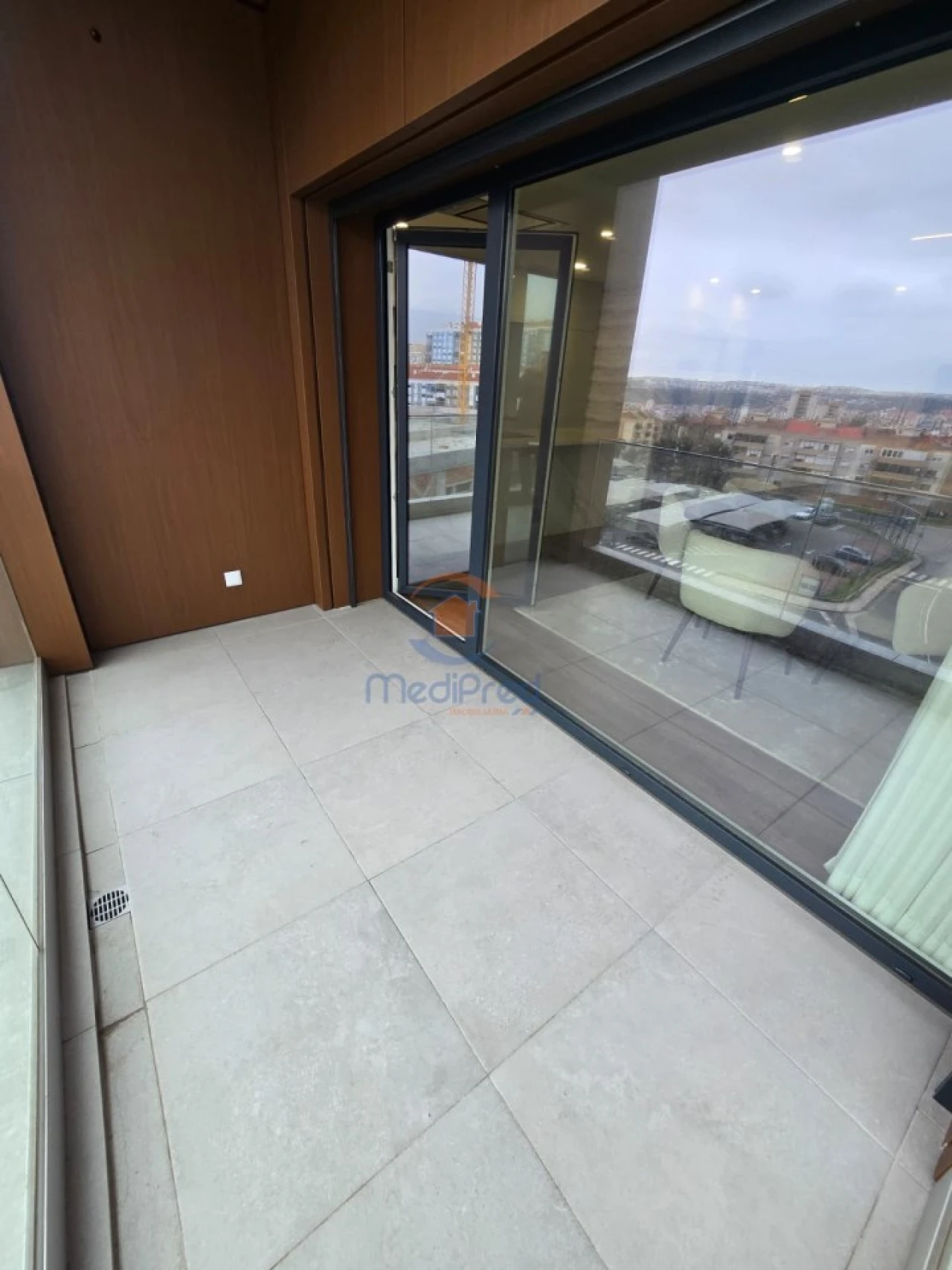 Apartamento T2 para Venda em Pontinha e Famões Foto 3