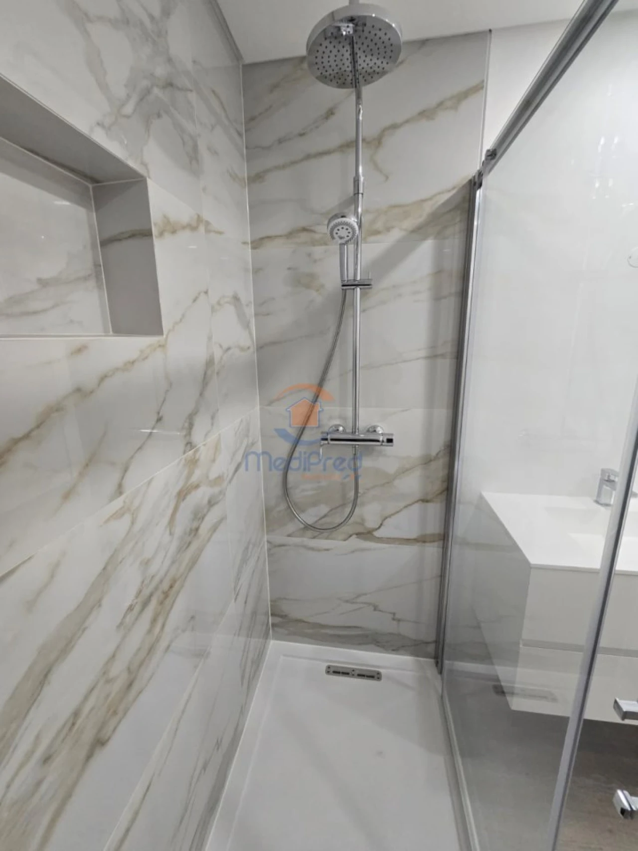 Apartamento T2 para Venda em Pontinha e Famões Foto 15