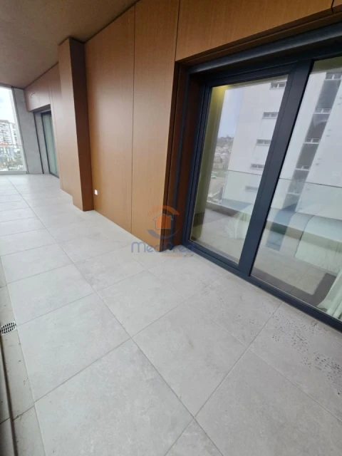 Apartamento T2 para Venda em Pontinha e Famões
