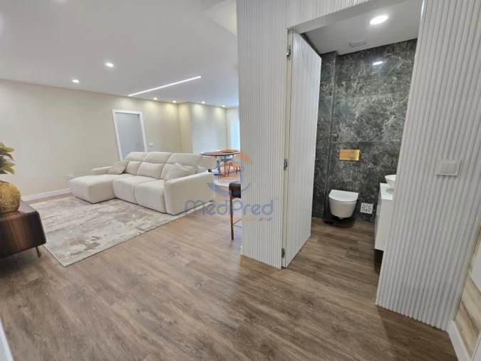 Apartamento T2 para Venda em Pontinha e Famões Foto 7