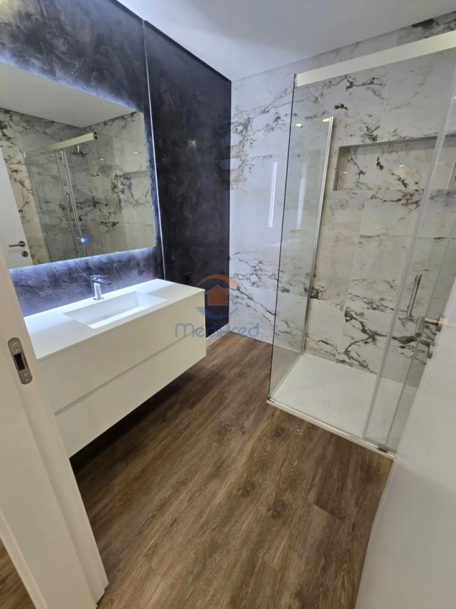 Apartamento T2 para Venda em Pontinha e Famões Foto 23