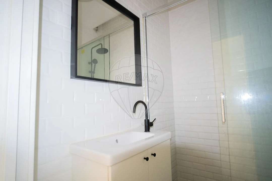 Apartamento T2 para Venda em Sacavém e Prior Velho Foto 21