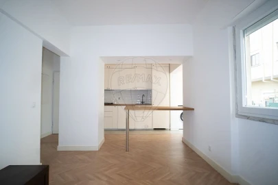 Apartamento T2 para Venda em Sacavém e Prior Velho