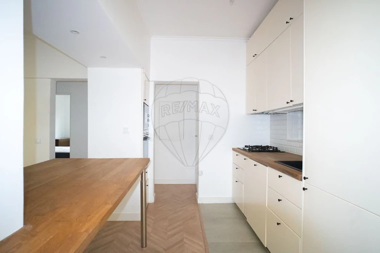 Apartamento T2 para Venda em Sacavém e Prior Velho Foto 9