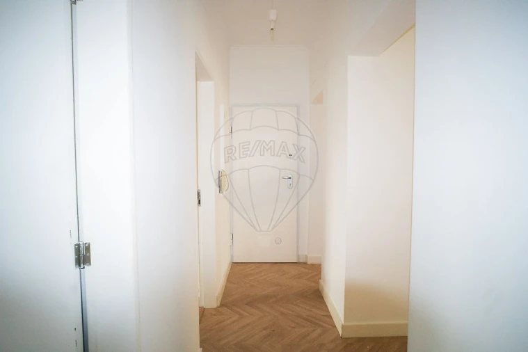 Apartamento T2 para Venda em Sacavém e Prior Velho Foto 16