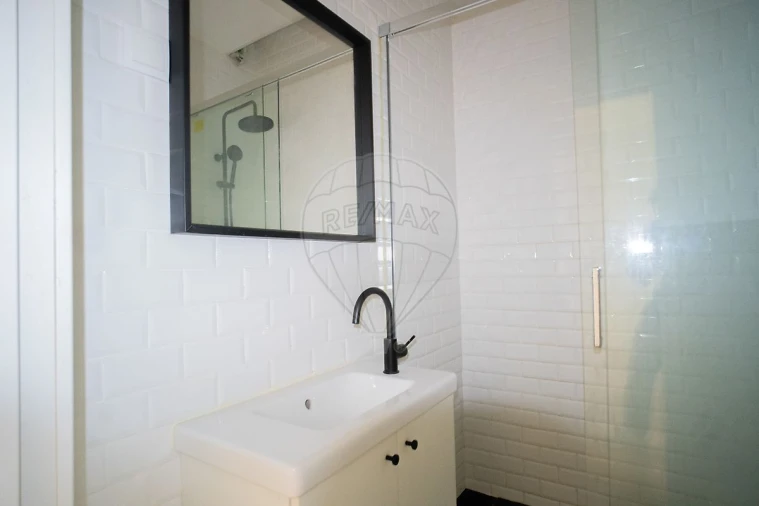 Apartamento T2 para Venda em Sacavém e Prior Velho Foto 17