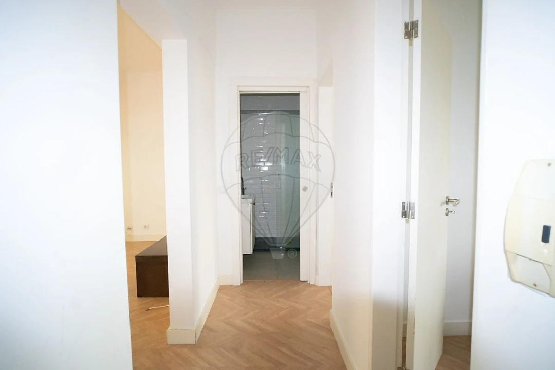 Apartamento T2 para Venda em Sacavém e Prior Velho Foto 1