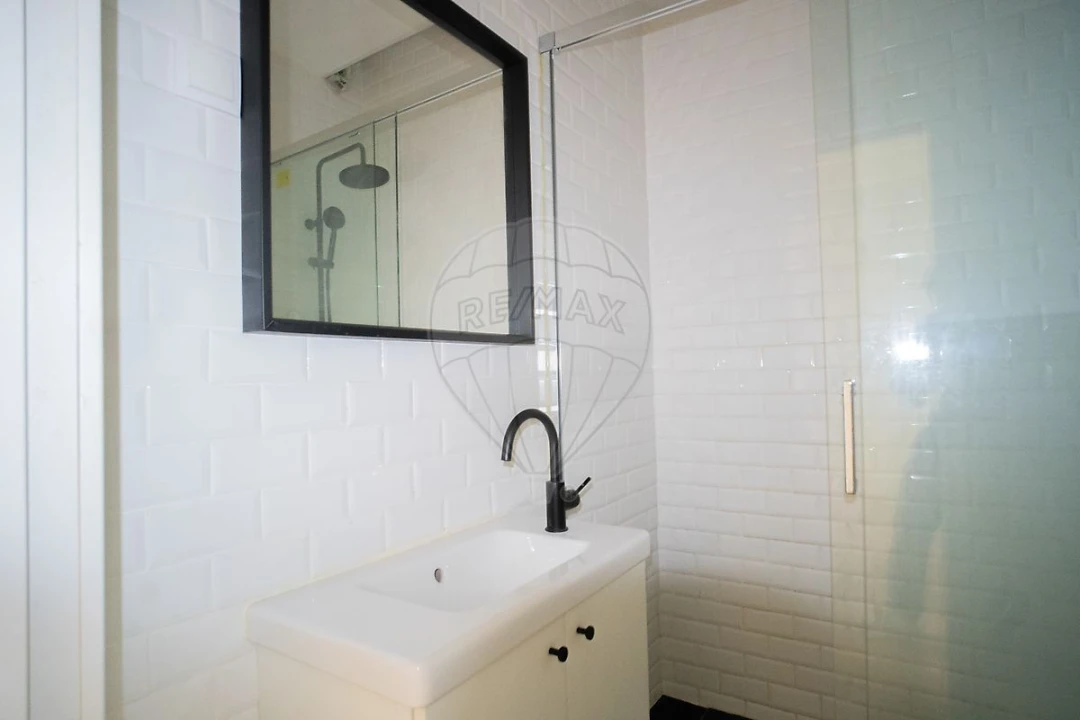 Apartamento T2 para Venda em Sacavém e Prior Velho Foto 17