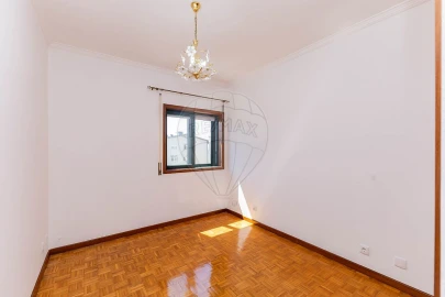 Apartamento T1 para Arrendamento em Mafamude e Vilar do Paraíso