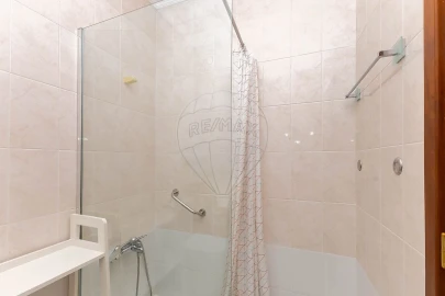Apartamento T1 para Arrendamento em Mafamude e Vilar do Paraíso