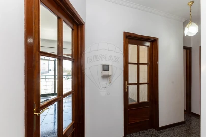 Apartamento T1 para Arrendamento em Mafamude e Vilar do Paraíso