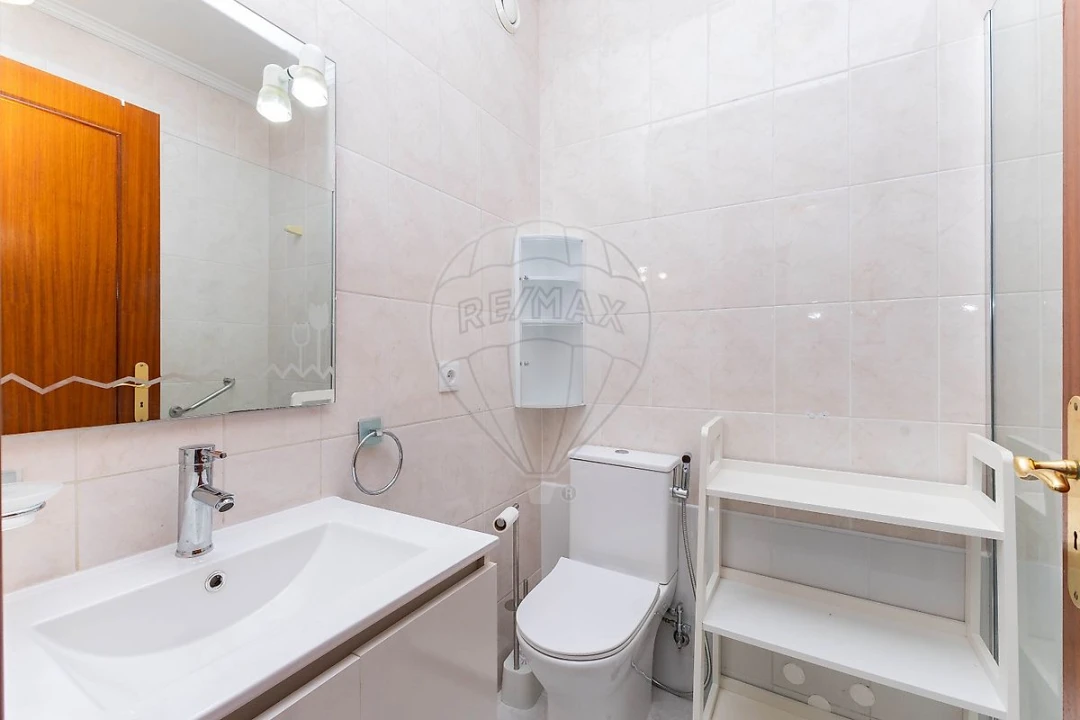 Apartamento T1 para Arrendamento em Mafamude e Vilar do Paraíso Foto 21