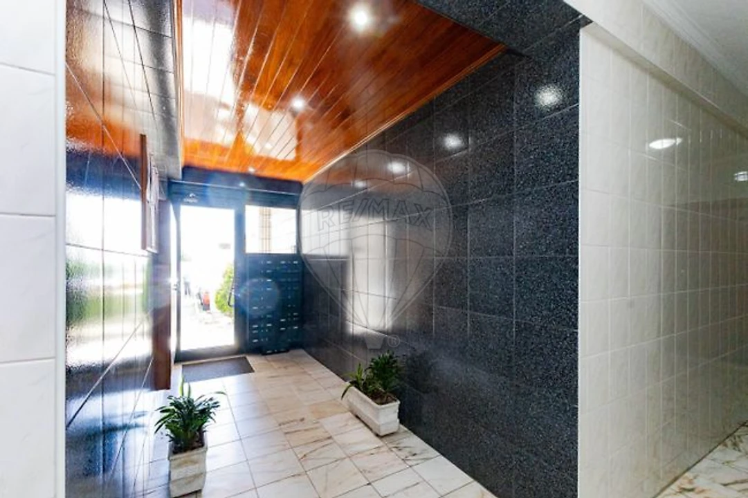 Apartamento T1 para Arrendamento em Mafamude e Vilar do Paraíso Foto 2