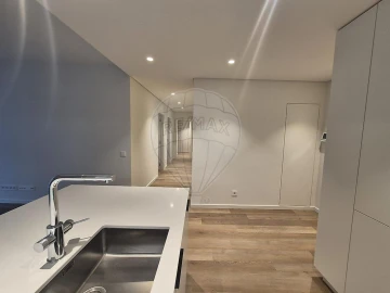 Apartamento T3 para Venda em Algés, Linda-A-Velha e Cruz Quebrada-Dafundo