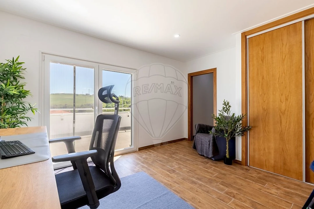 Apartamento T3 para Venda em Lourinhã e Atalaia Foto 19